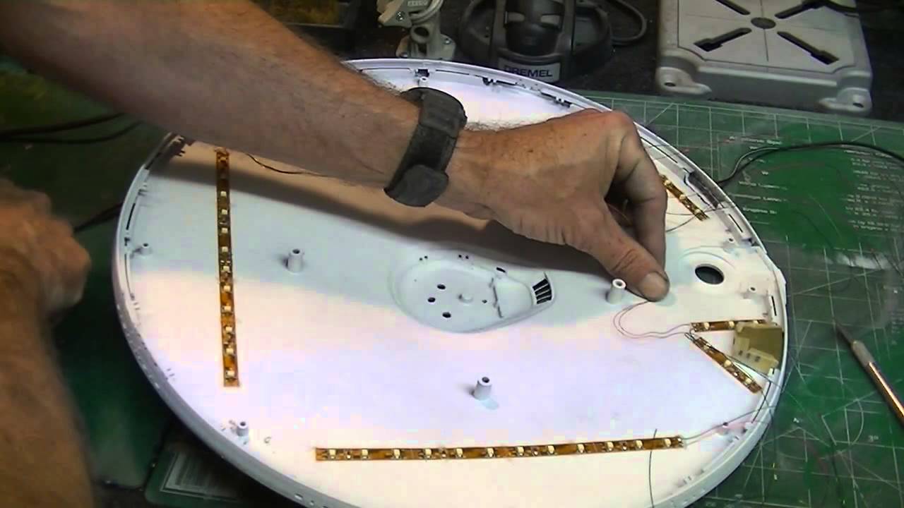 Polar Lights 1/350 Scale Enterprise Refit Buildup PT 10 - Lighting The Saucer