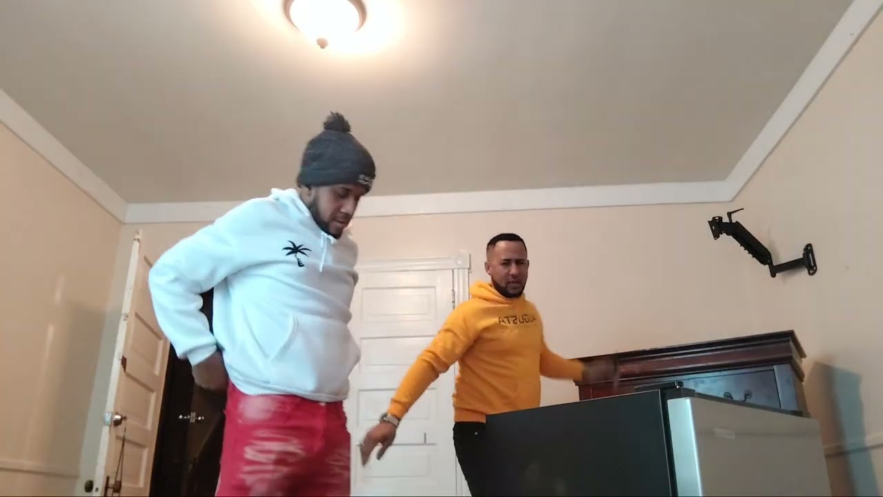 El hijo de dominga 03 talento dominicano la mujer voto de la casa al pana mio deja tu comentario jjj