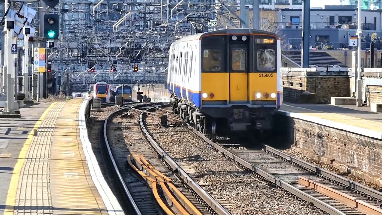 London Overground & TfL Trains at: Bethnal Green - 16 March 2020