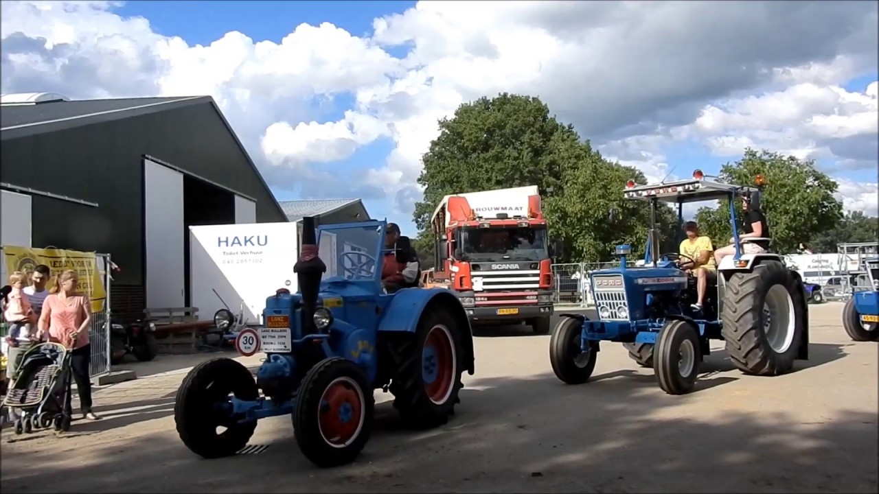 2017 07 30 Uittocht Tractoren oude autoto's etc  Historisch Festival deel 3