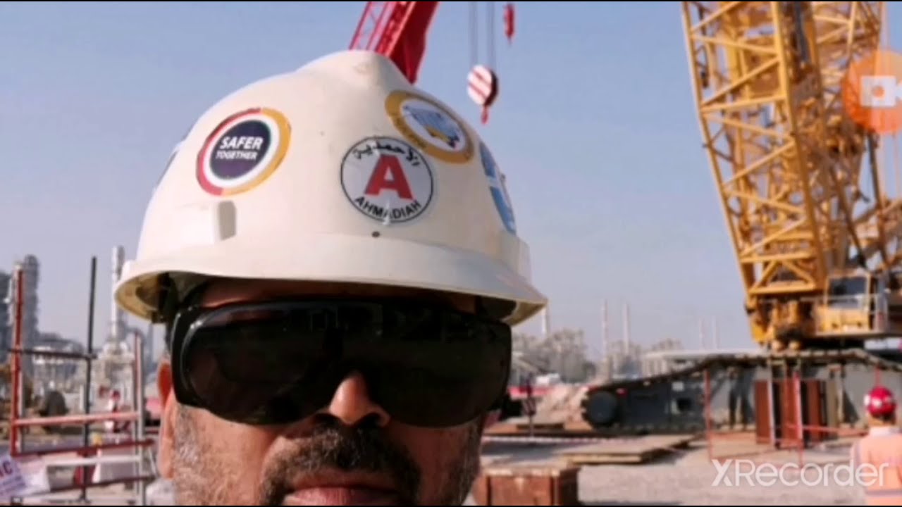 Personal protective equipment(P P E) is importantly at constructures site اهميه مهمات الحمايه الشخصي