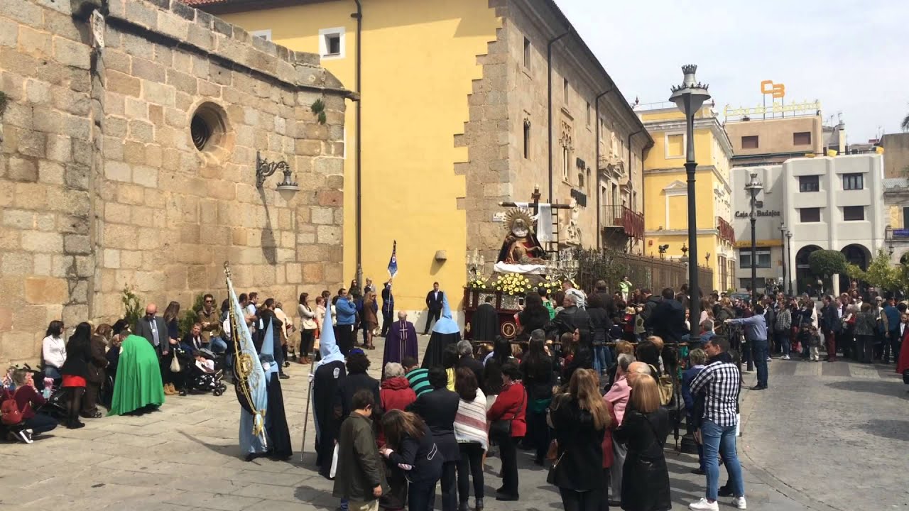 Virgen de las Angustias. LLegada Plaza España. Cofradia Ferroviaria. Semana Santa Mérida 2016.