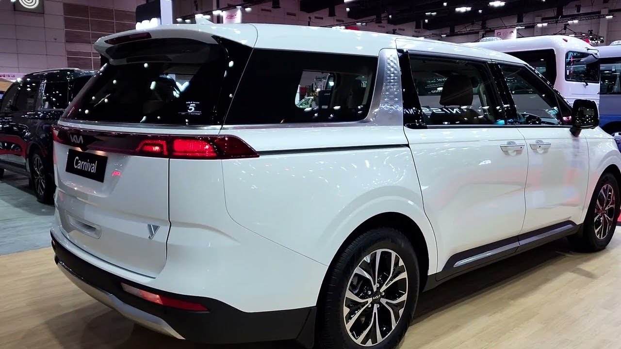 2023 KIA Carnival 2.2 Diesel 11-Seater MPV | Interior and Exterior