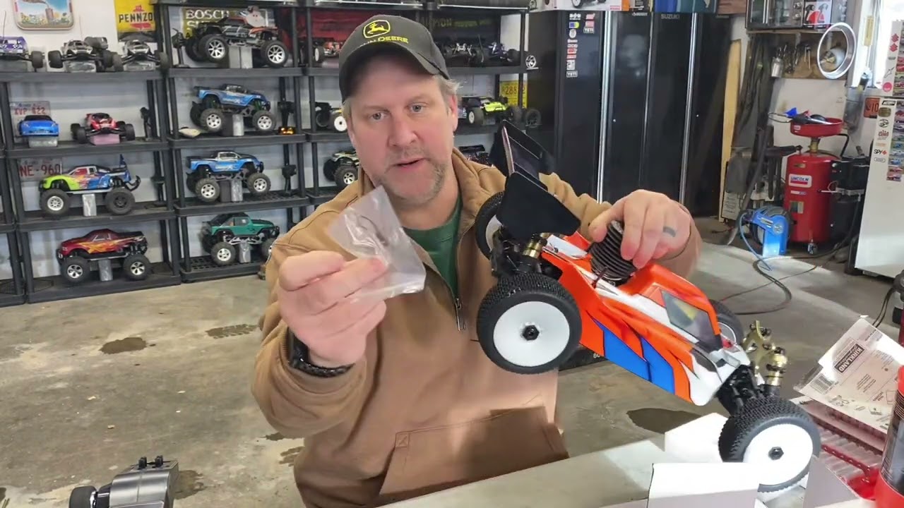 Serpent Srx8 1/8 nitro buggy unboxing and break in