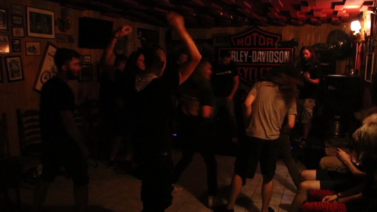 Schizofrenia - Pozwól wierzyć ( Fragment koncertu w Rider's Pub Lublin u Harrego)
