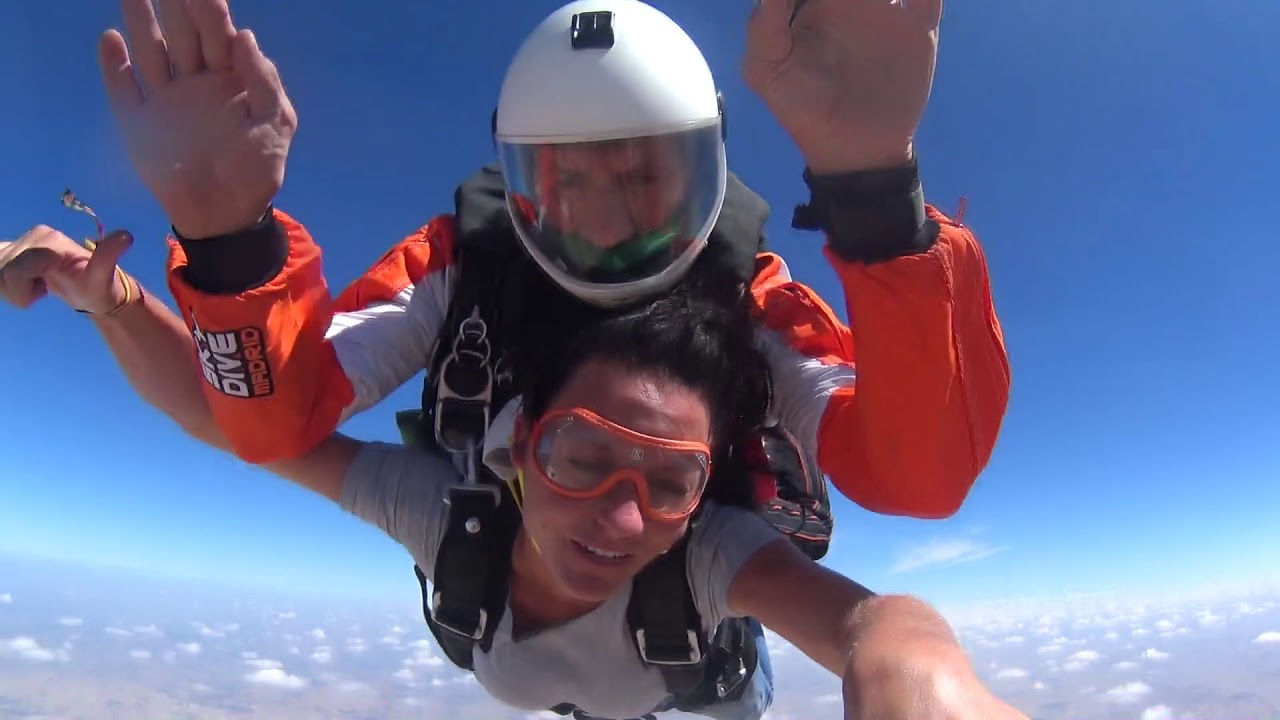 Salto tandem paracaídas-ocaña skydive madrid 2020