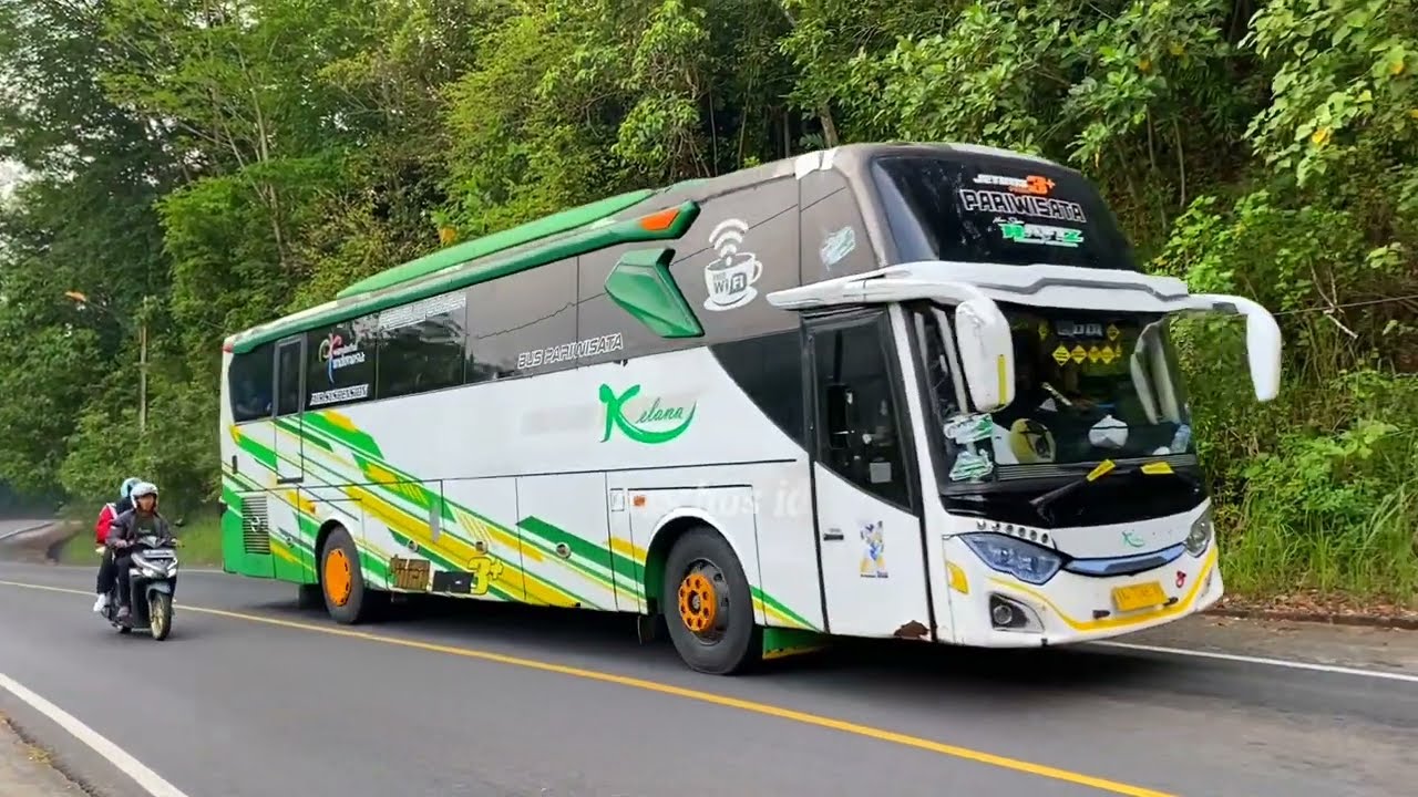 Mobil bus telolet si tanjakan viral