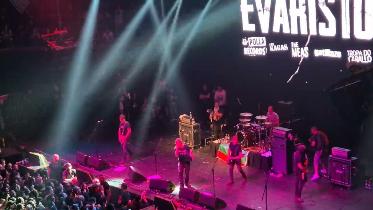 Evaristo (La Polla Records) - Nuestra Alegre Juventud / O Esclavos (En vivo Santiago Chile 20-04-202