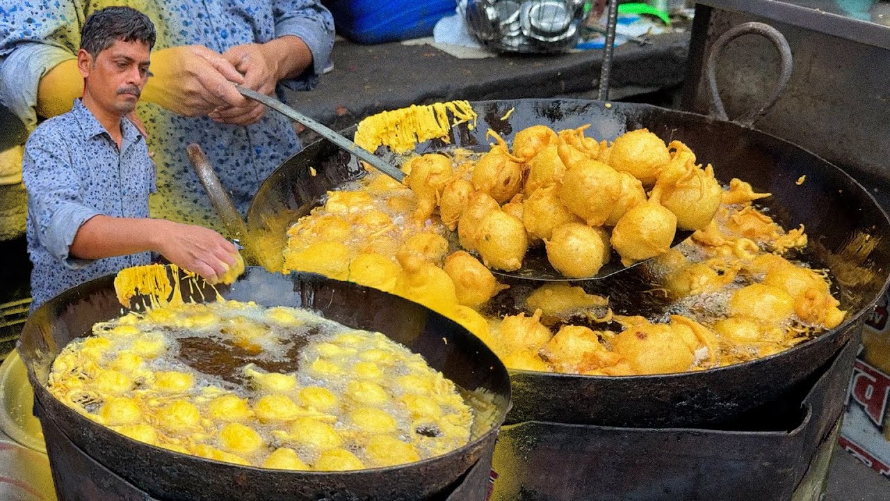 Bombay Style Vadapav In Just Rs. 10/- Only On Street of Surat | Prem Vadapav | Indian Street Food