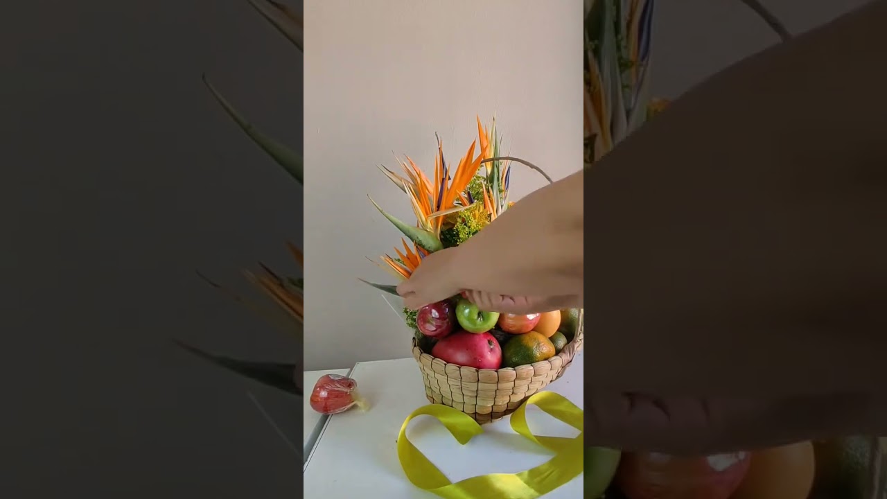 C&oacute;mo hacer un arreglo floral con frutas 2025