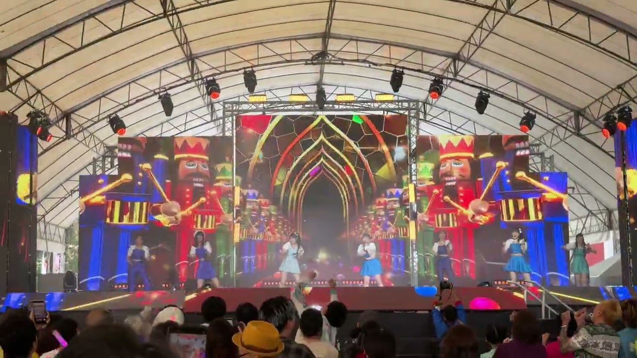 BEYOOOOONDS 「cha cha SING」 @ 2026/2/6 JAPAN EXPO THAILAND2026 セントラルワールド kazeステージ
