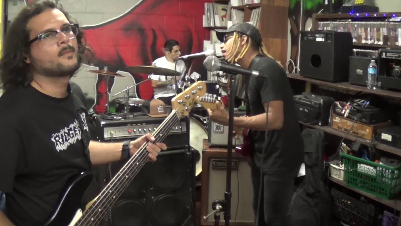 Vientre live @ Red Brontosaurus Records 5/30/19