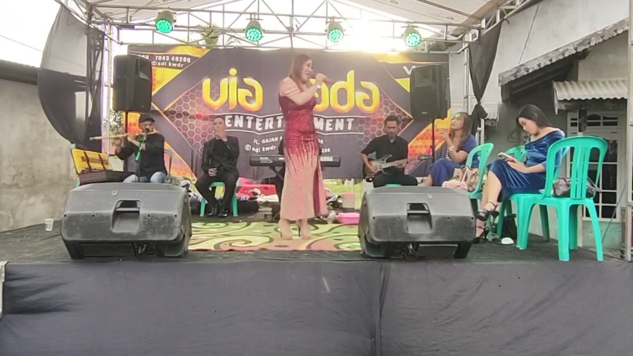 Tuti Wulandari - Derita Tiada Akhir