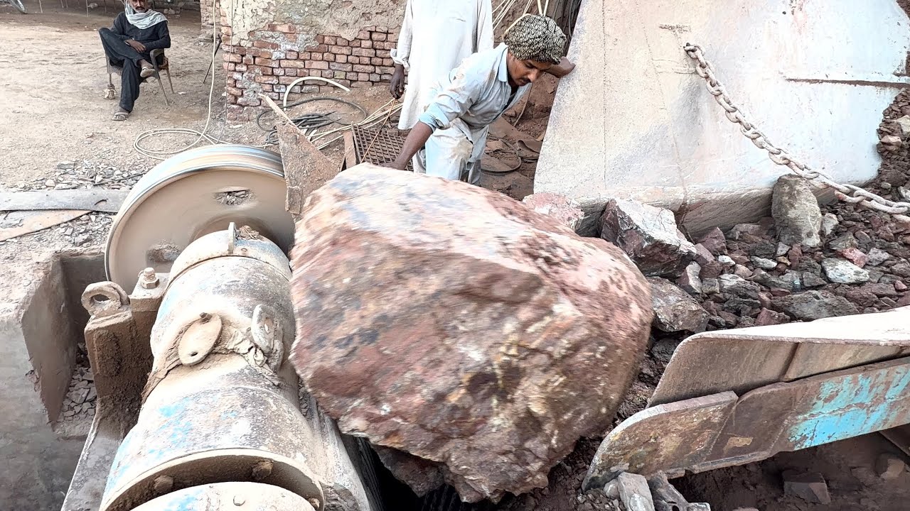 Massive Rock Jammed the Crusher Machine | Workers Break Giant Stone with Hammer! | Crushing King 126