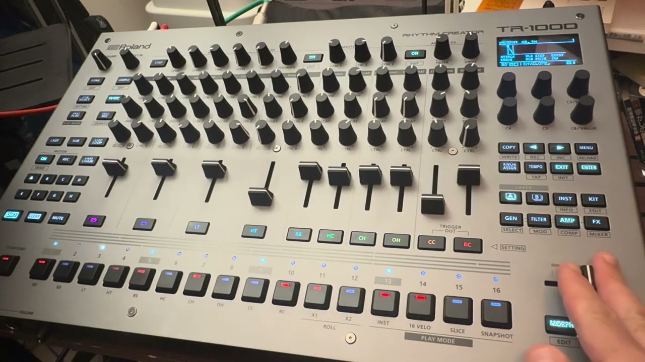 Roland TR-1000 + volca nubass acid machinelive