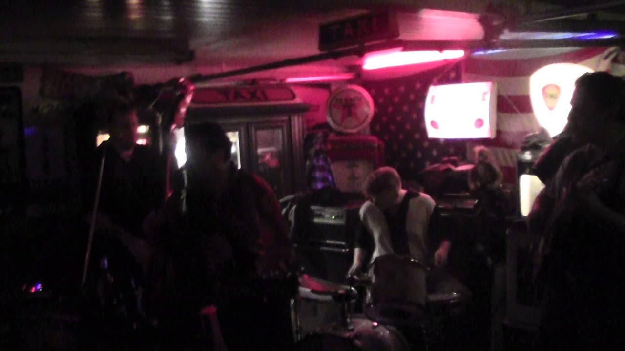 Hi-TOMBS - Treat Me Right @t Backstage Chevy Club Helmond