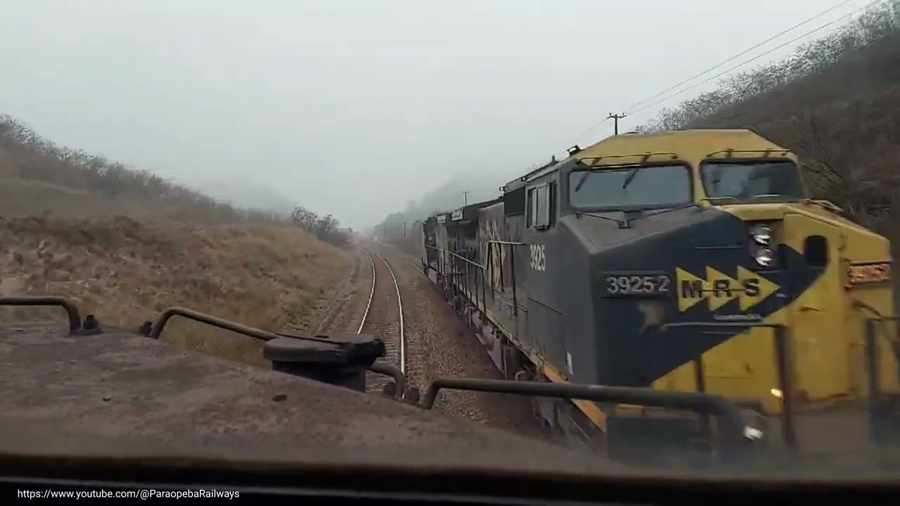 Um passeio de trem na região de Jeceaba e trem de minério vazio partindo do Posto KM575.