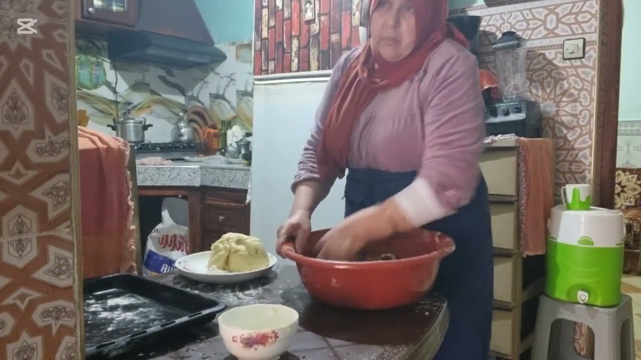 من أبسط الحلوات اللذ ية لي تخرج كمية كبيرة بمقا ديرا بسيطة كروكر الشو كو لاتة👍👍