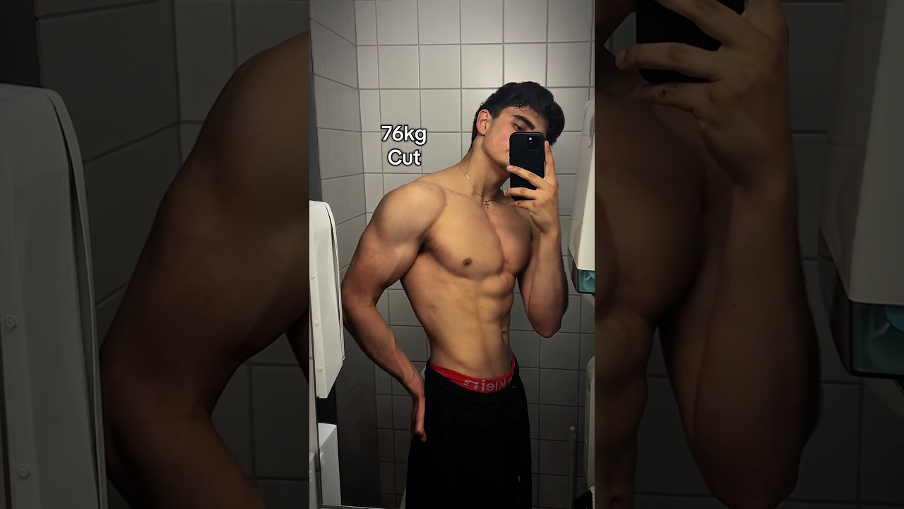 Kumpi on parempi?🤔 #dieetti #kuntosali #bodytransformation #suomikanava #treeni #suomi #cut #diet
