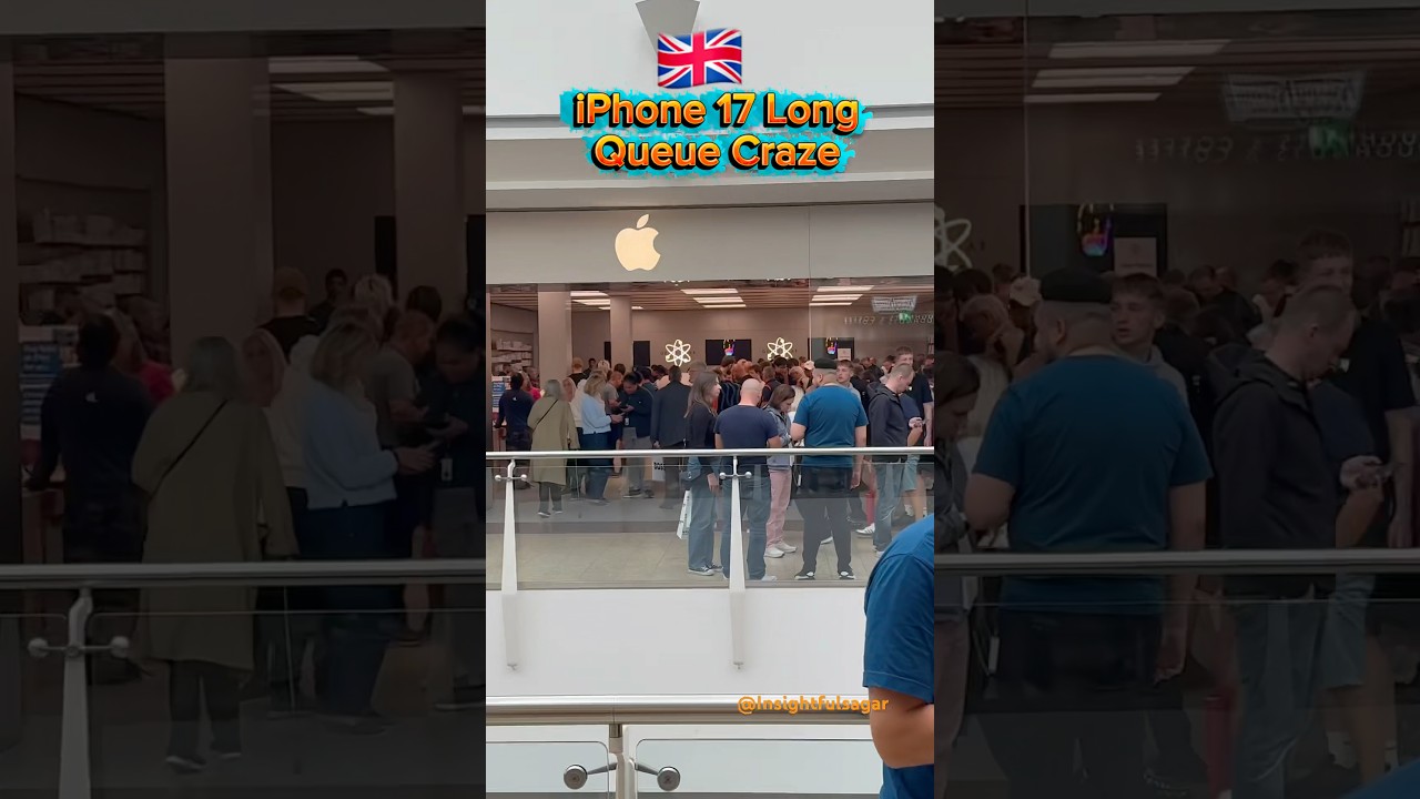 iPhone 17 Long Queue Craze #iphone #iphone17 #iphone17promax #iphonelaunch #iphone17launch #apple