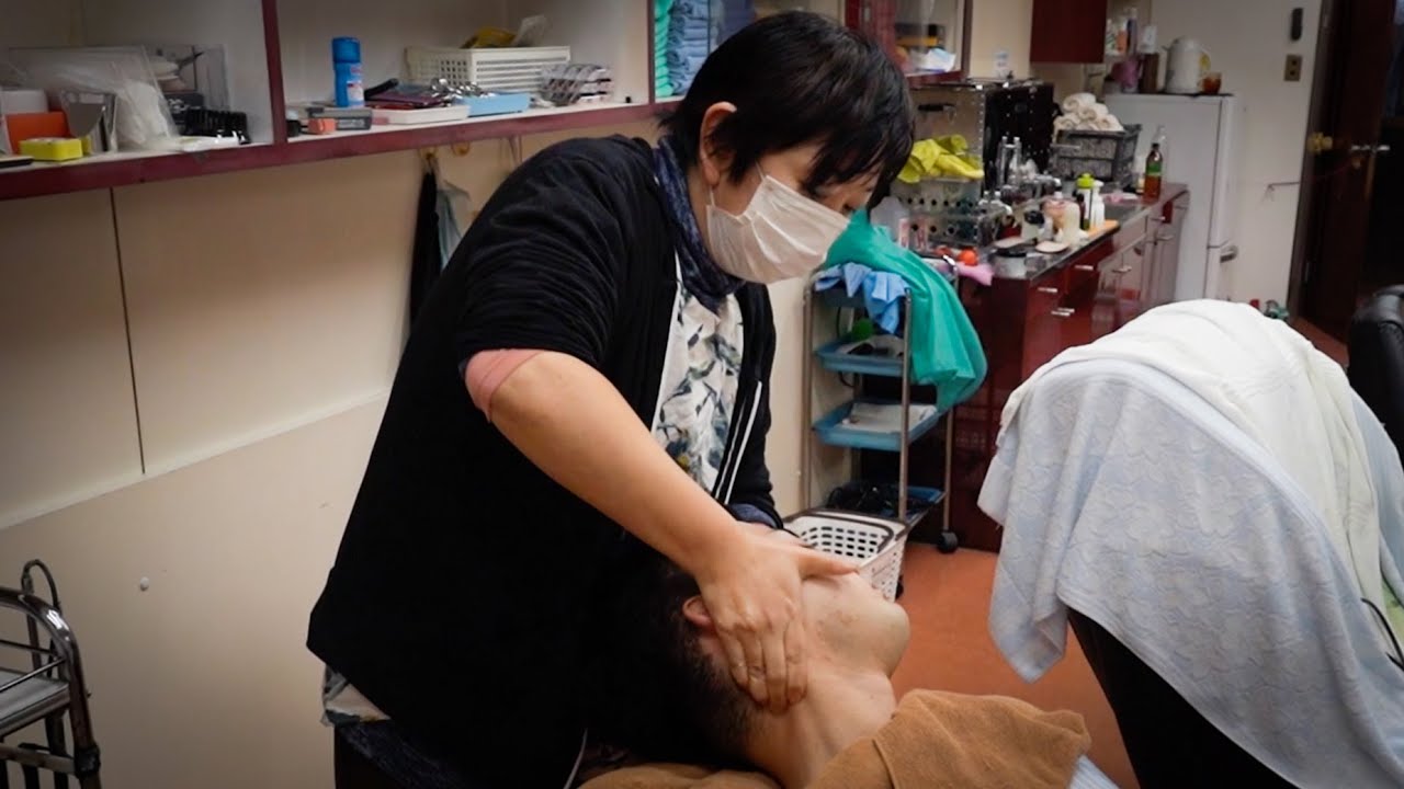 💈🇯🇵名物「つかれはがし」で重だるスッキリ、北区十条の老舗床屋「セイカ理容所」でシャンプー、シェービング、マッサージ