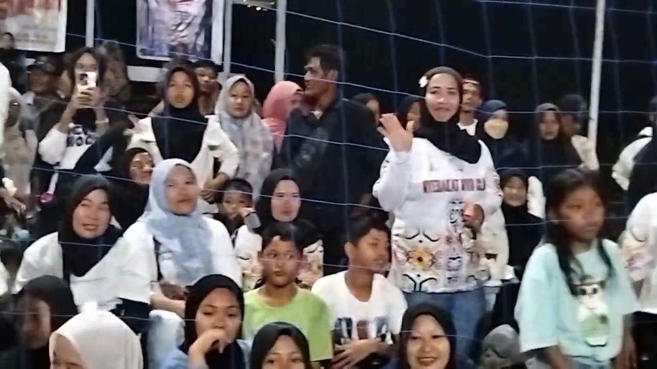 Seremonial peneriman hadiah turnamen voly santan tengah cup 1