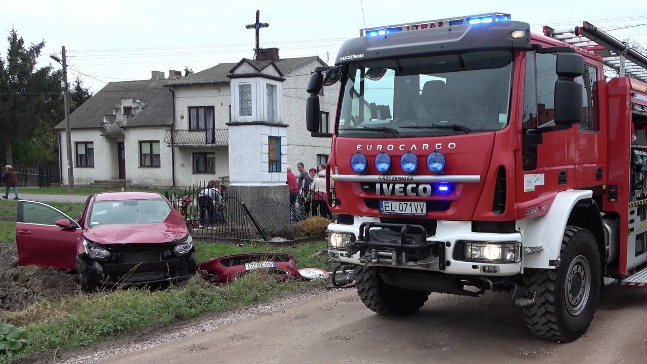 Wypadek w Zabostowie Dużym 17.10.21 - Alarmowo zastępy OSP Bednary, OSP Łowicz i 2 karetki