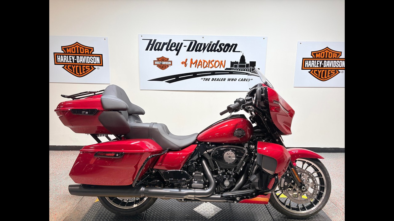 2026 FLHXL Harley-Davidson&reg; Street Glide Limited Brilliant Red Black Trim