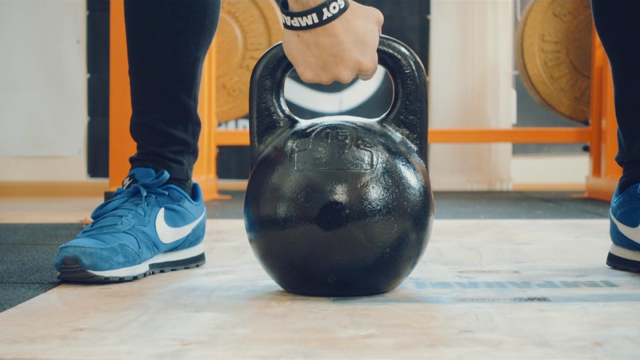 RUTINA CON PESA RUSA O KETTLEBELL PARA GANAR MÚSCULO, FUERZA Y RESISTENCIA