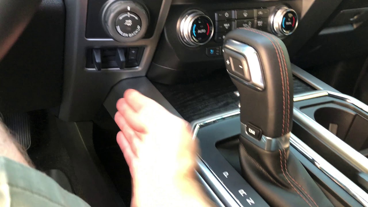 Разборка центральной консоли и консоли грузовика Ford 2018 года