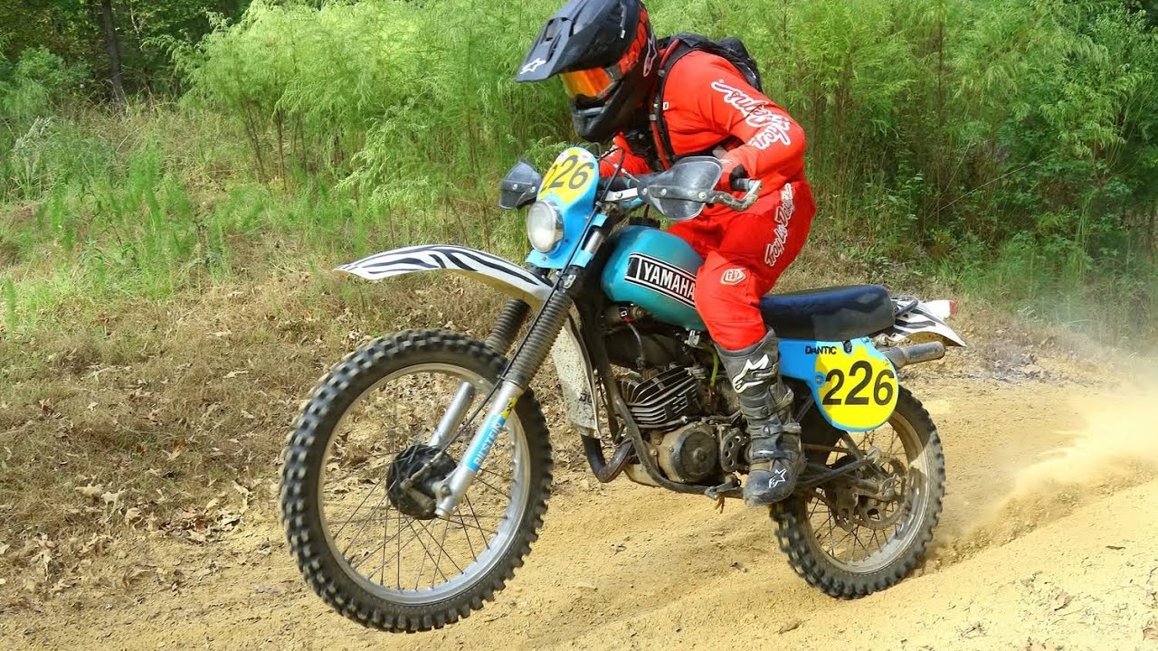 2025 AHRMA Report // Barber Vintage Festival - Post Vintage 200 - 1980 Yamaha IT125