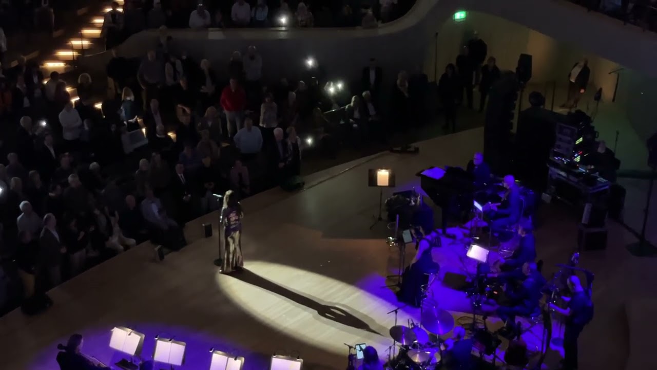 VICKY LEANDROS - HALLELUJAH - Elbphilharmonie 2023