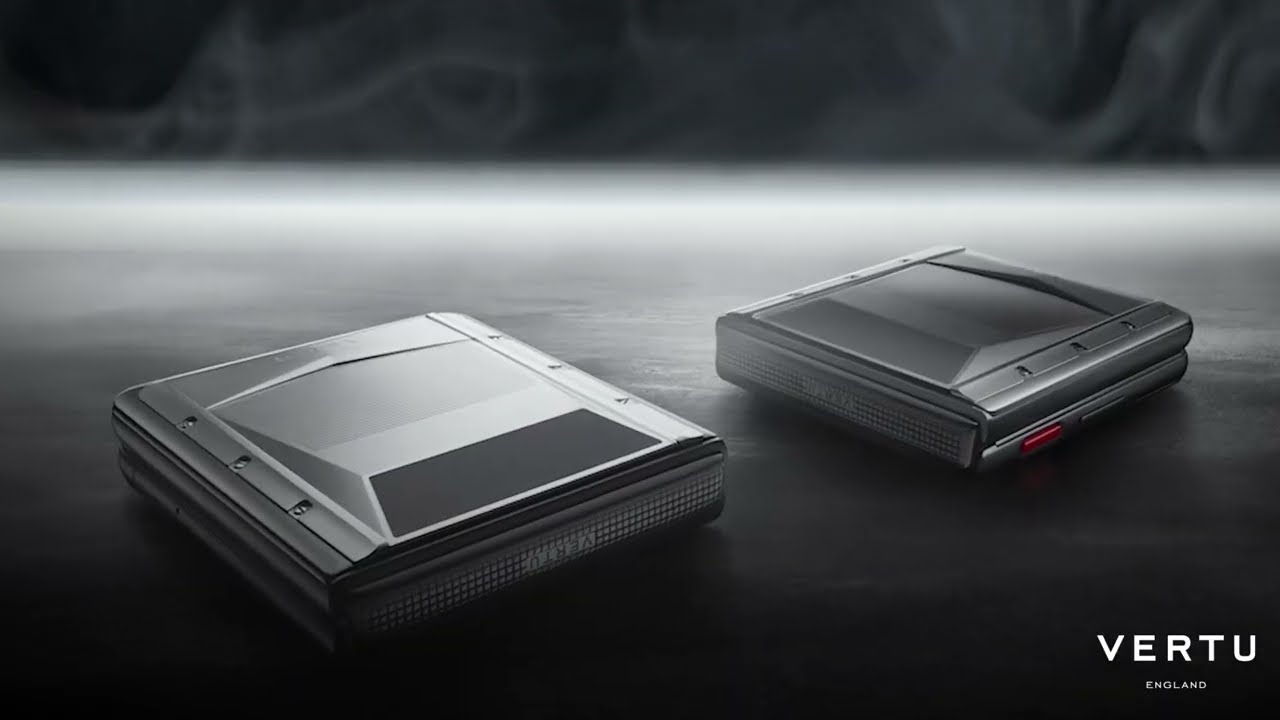 VERTU New Quantum Flip｜Cyber Power, Crafted Elegance
