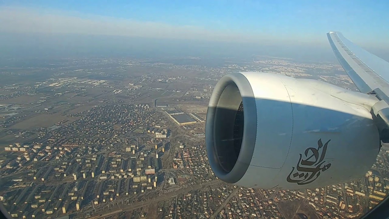 Emirates B777-300ER takeoff Warsaw WAW (great engine sound on take off!)