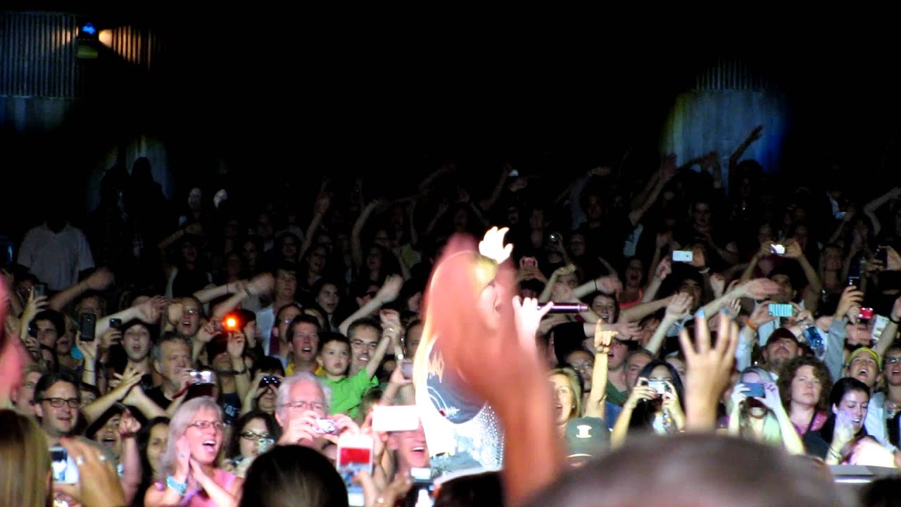 Kelly Clarkson - We Are Young - Mansfield, MA - 8/25/12