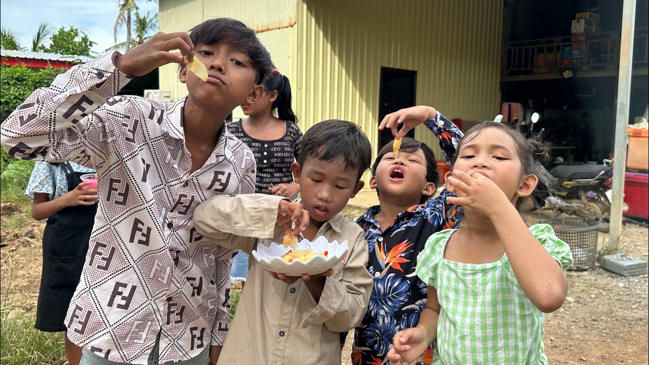នាំកូនៗរ៉ាច់អ៊ាកម្តង😂😛#funny #comedyvideos 