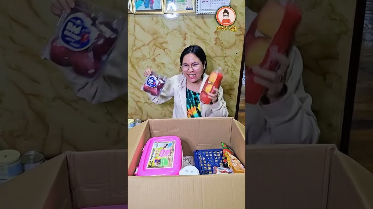 ဖြိုးအကိုပို့လာတဲ့ လက်ဆောင် food box ကြီးကို Unboxing ဖောက်မယ်