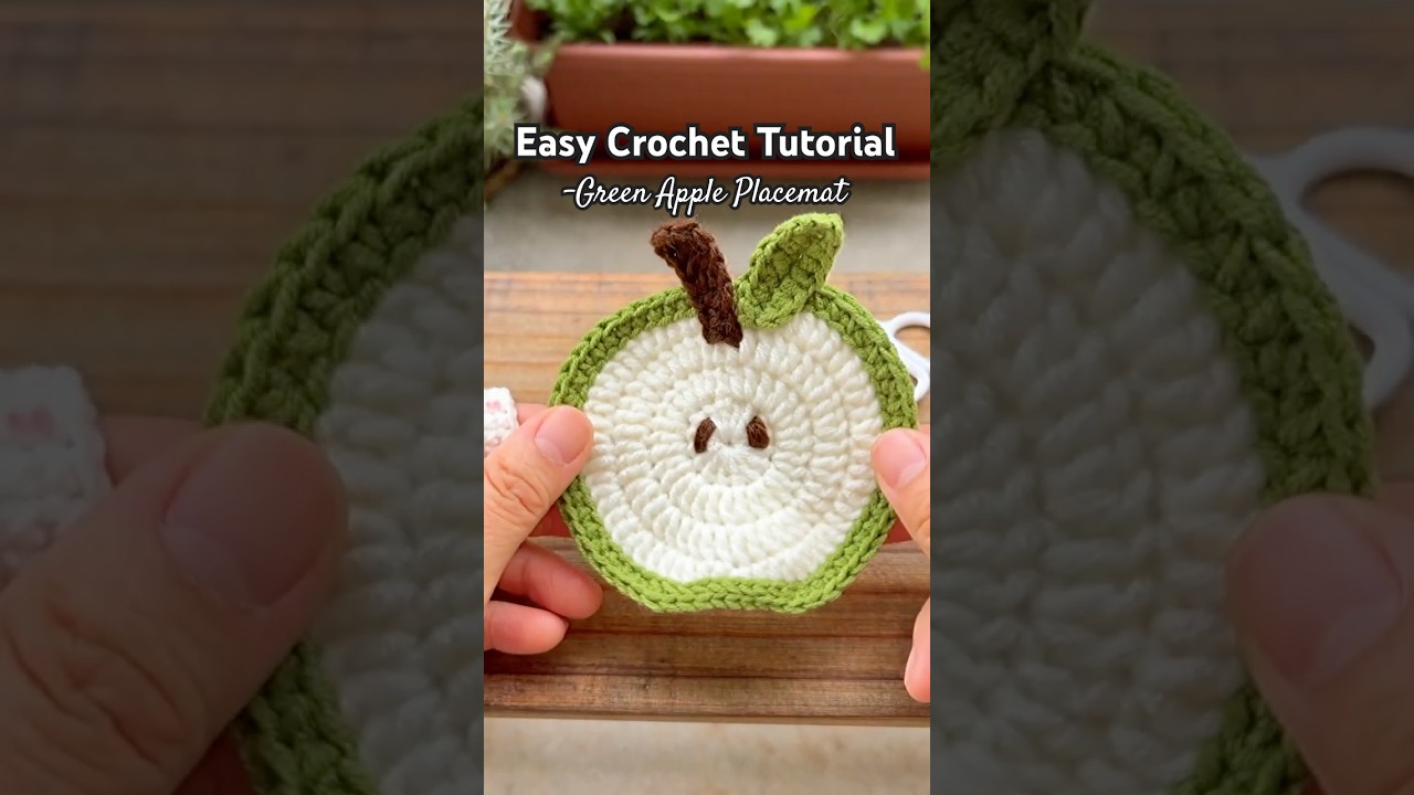 How to Crochet an Apple Placemat | Easy DIY Home D&eacute;cor Idea🍏🧶
