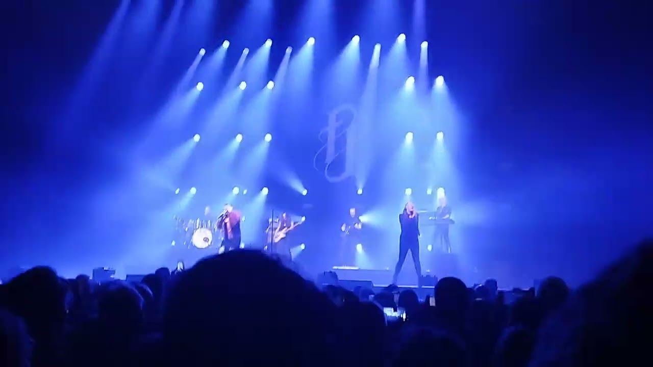 Floor Jansen ft. Irene (her sister) - Dangerous game (Afas live 8-12-2023)