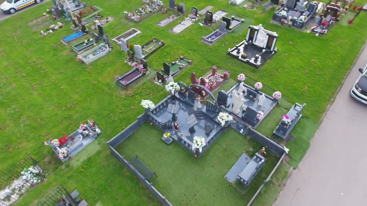 Shiregreen Cemetery Sheffield ( CLEAN but Graves left in ruins )