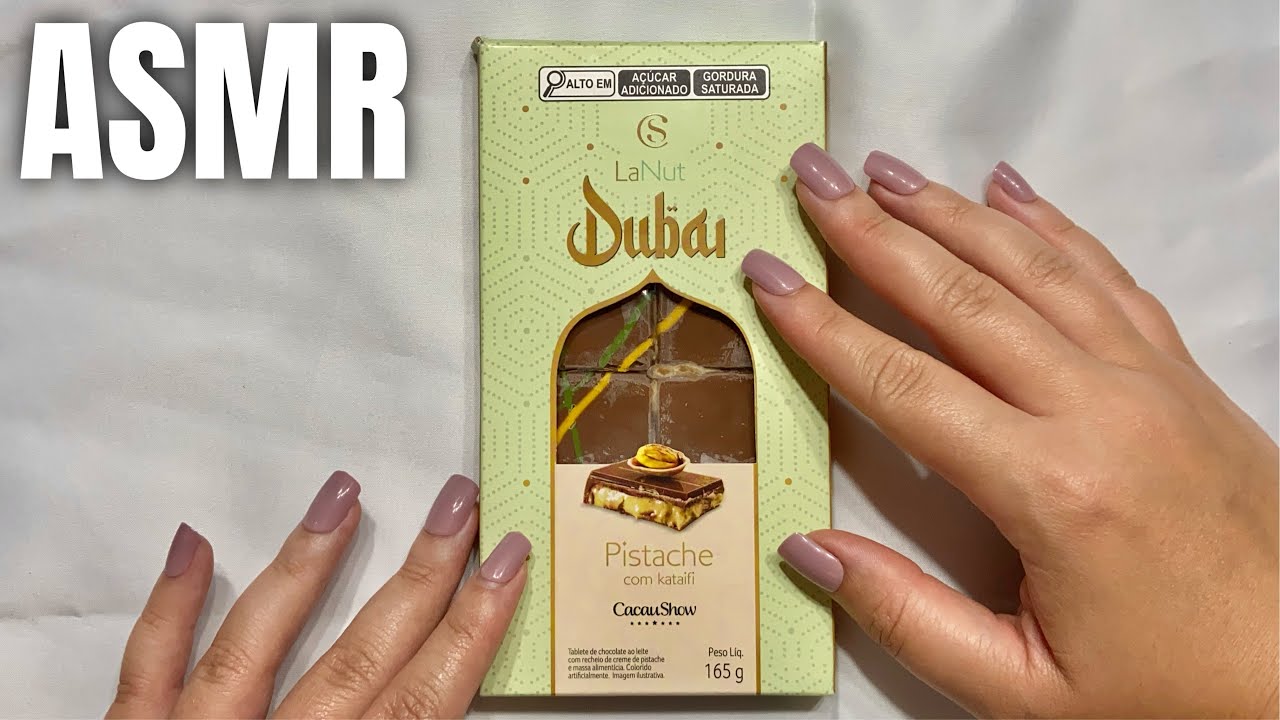 ASMR comendo a barra viral DUBAI da CACAU SHOW 🍫❤️ (tapping, scratching e mastigação)