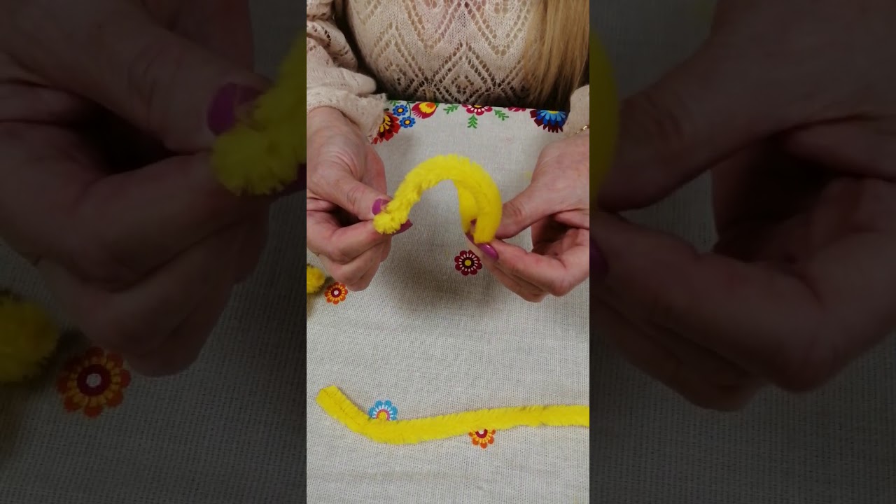 Симпатичная собачка из синельной проволоки  всего за пять минут.