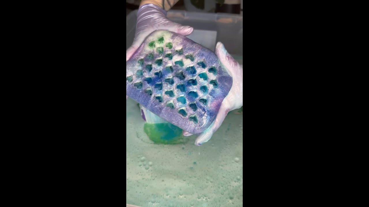 ASMR sponge squeezing
