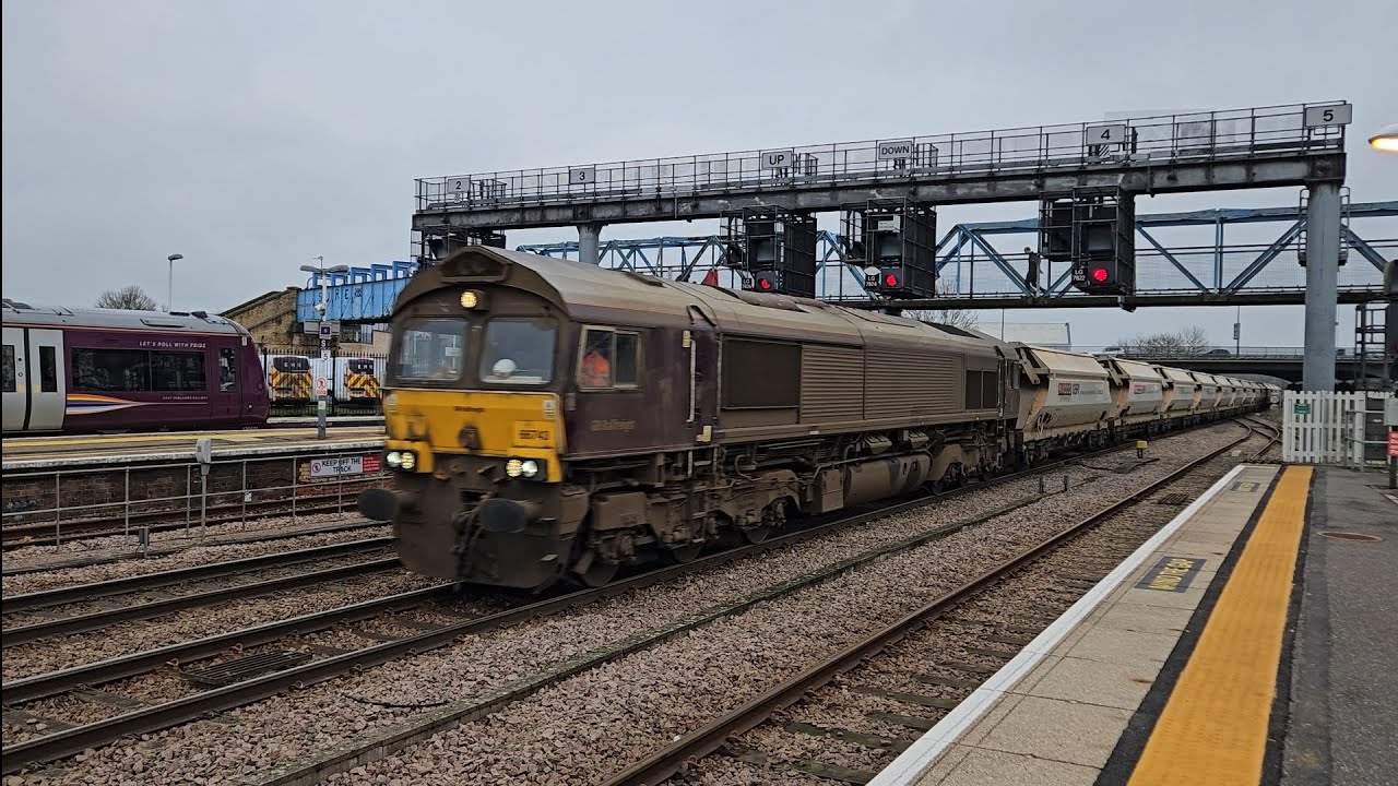 *8 HOURS OF FREIGHT TRAINS IN 13 MINUTES* Freight trains at Saxilby and Lincoln on 23/12/2025