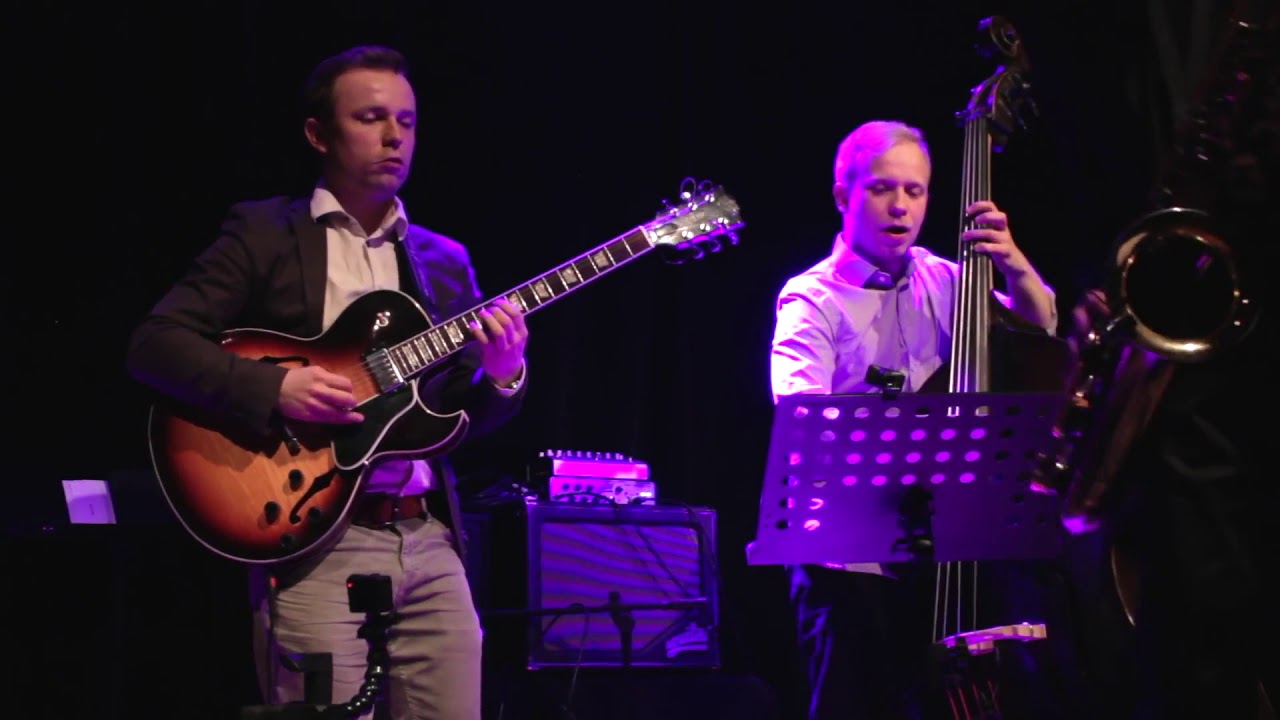 Dawid Kostka trio feat. Maciej Kociński & Paweł Kaczmarczyk - Fast Future