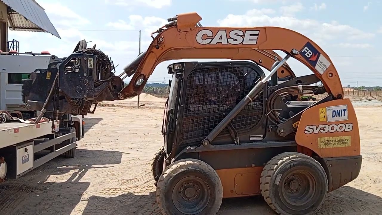 operando bob cat modelo case SV300
