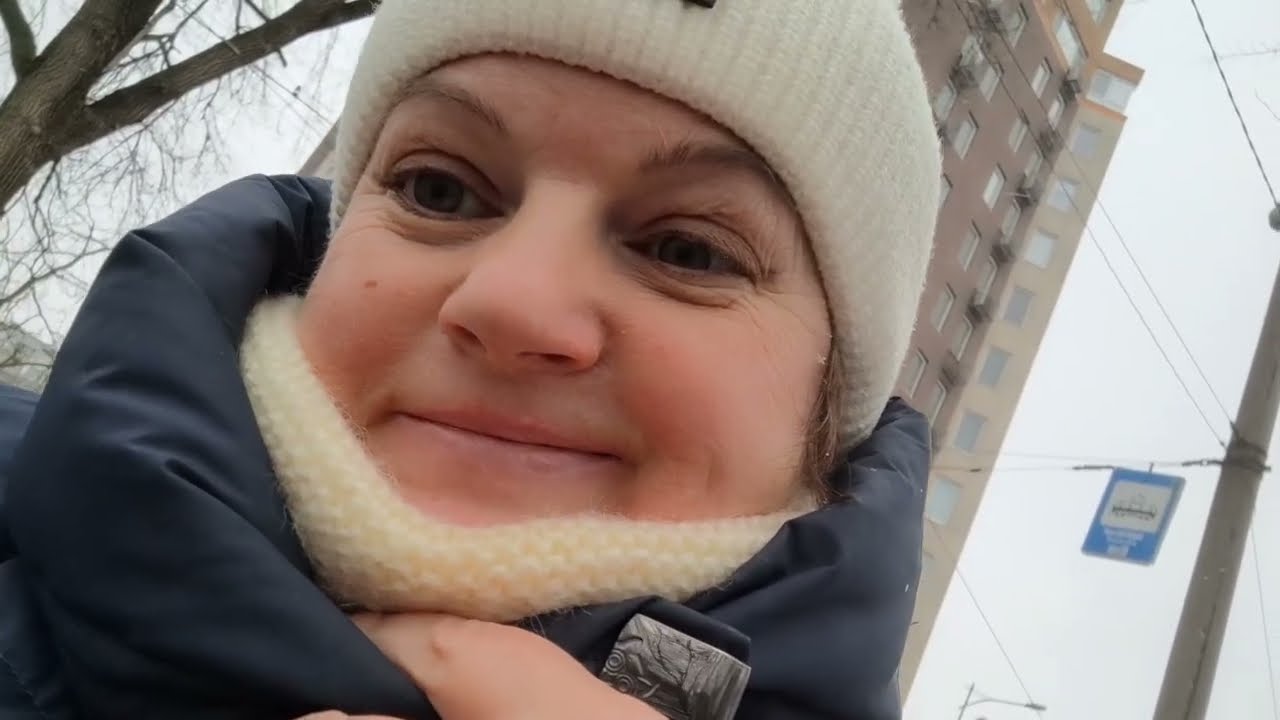 У меня бронхит,а мама руку поломала...