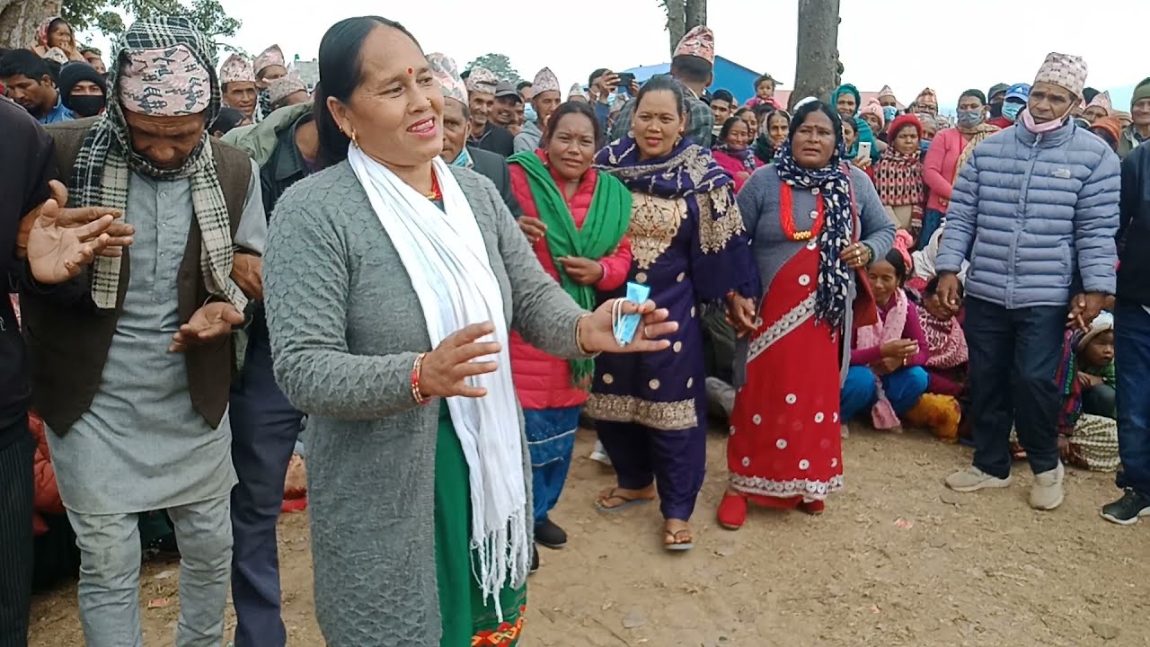 सुनसरा शाही vs राम बहादुर रावत बिच घम्सा  घम्सी सुर्खेत घण्टाघरमा