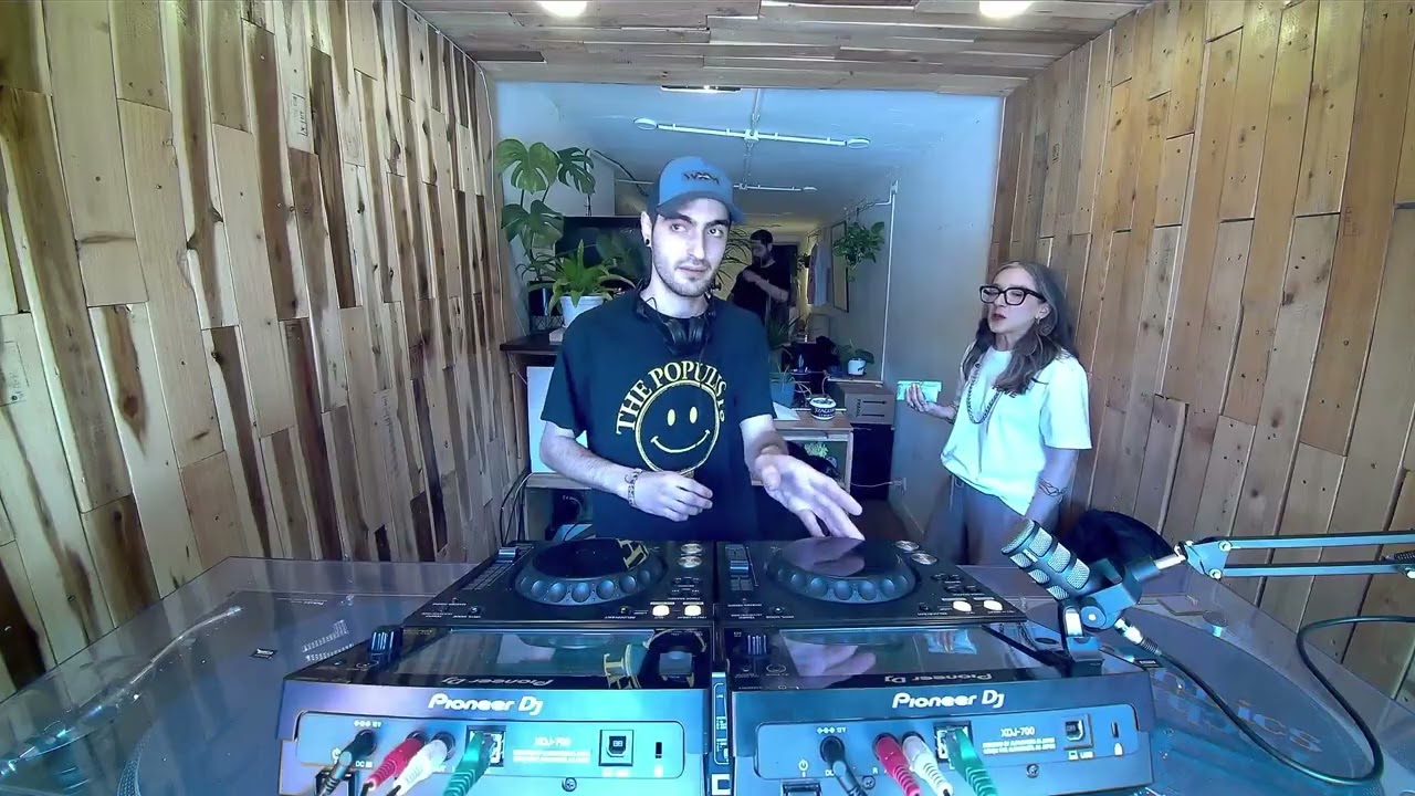 SMOOTH SOUNDS radioshow #078 Hodei6Z invites BIHOTZA [DLC KULTUR] (Pamplona, Iruña)