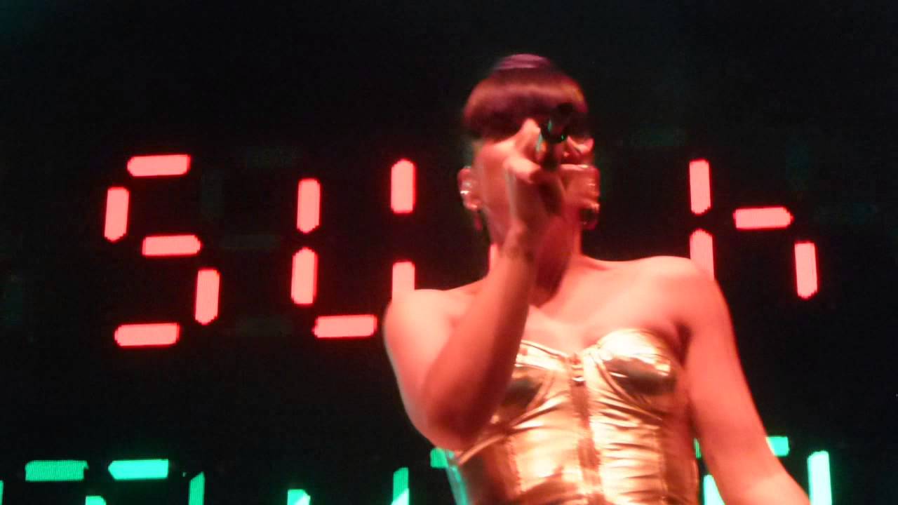 Lily Allen - URL Badman (Live Debut) (HD) - O2 Shepherd's Bush Empire - 28.04.14